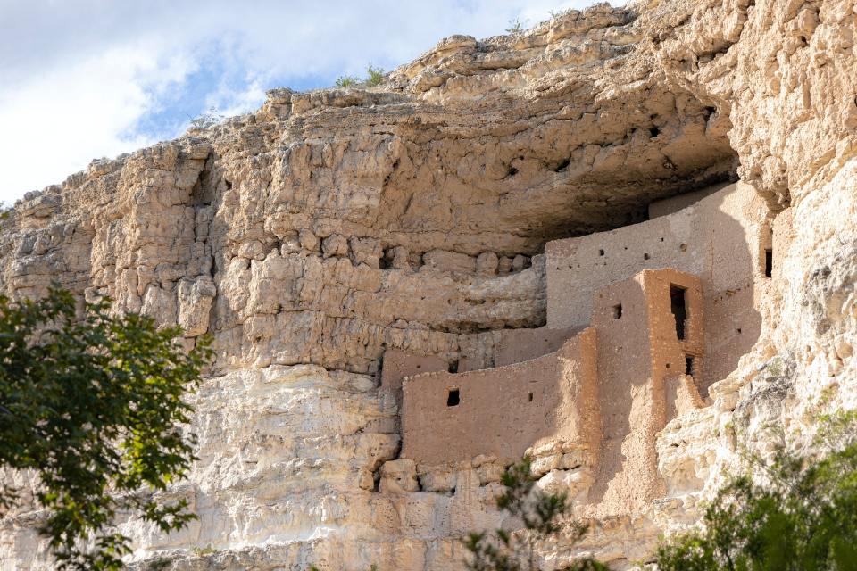 Montezuma Castle: Arizona’s Striking Stone Cliff Dwelling
